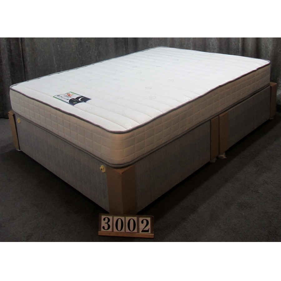 Bw3002  NEW Classic double bed and mattress.