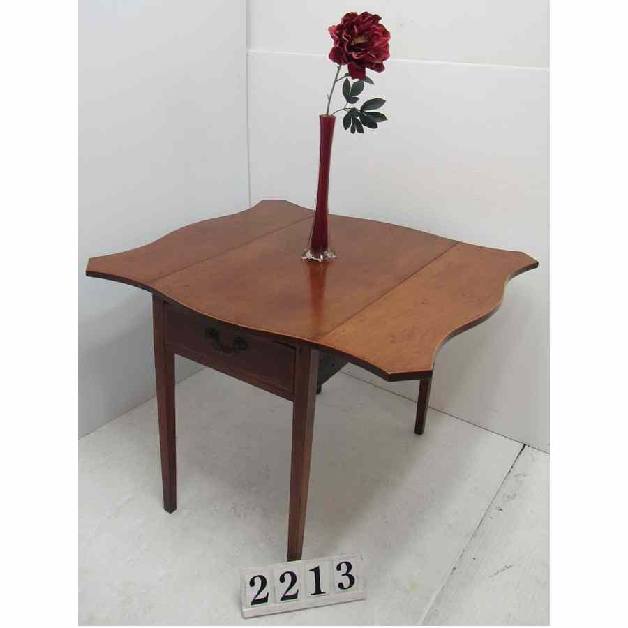 A2213  Antique drop leaf table.