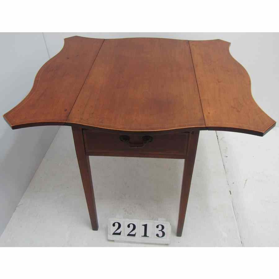 A2213  Antique drop leaf table.