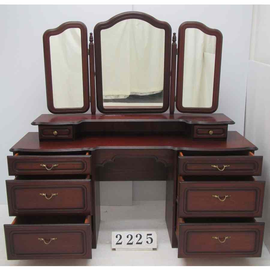 A2225  Dressing table with mirror.