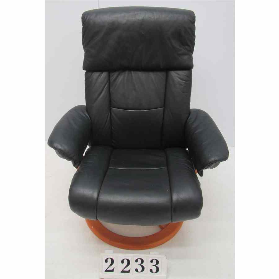 A2233  Reclining armchair.