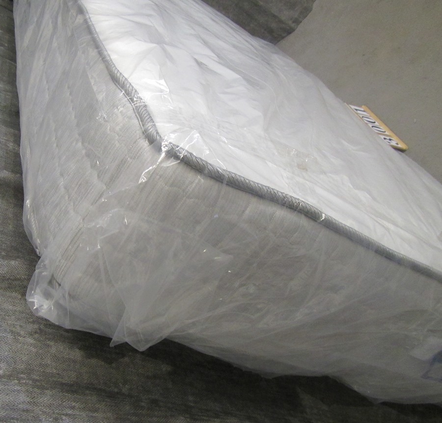 B3001  Brand NEW Classic 4ft6 mattress.