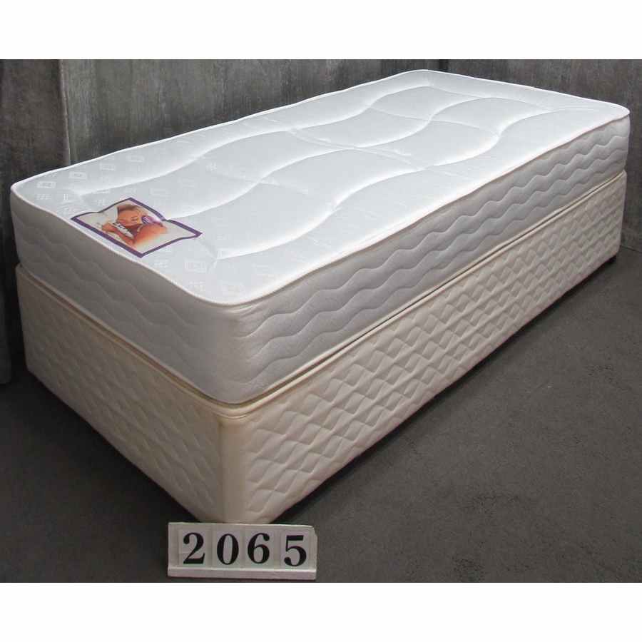 Au2065  Single bed and mattress.