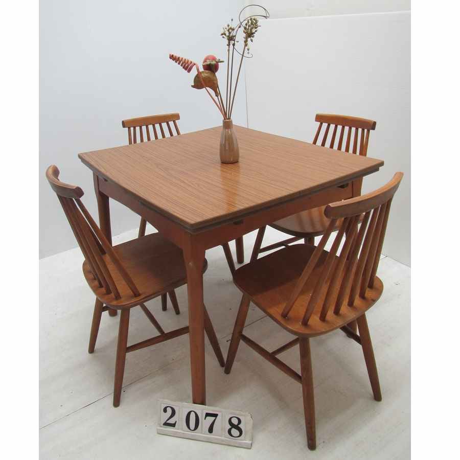 A2078  Retro extending table and 4 chairs.