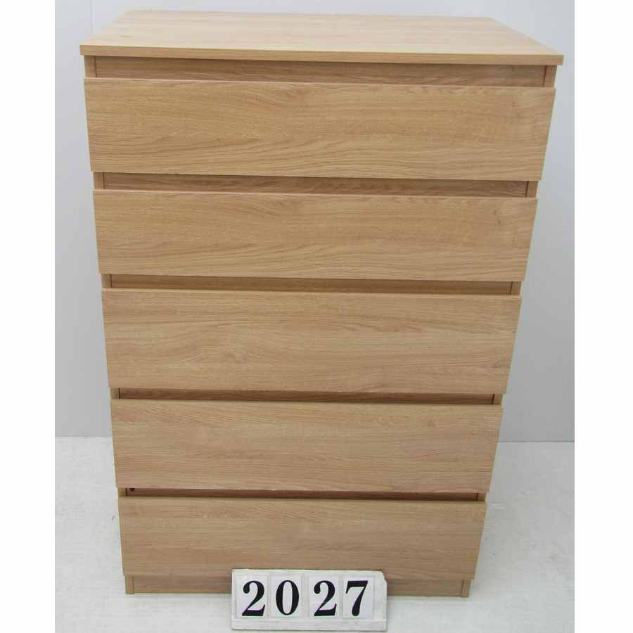 A2027  Chest of drawers.
