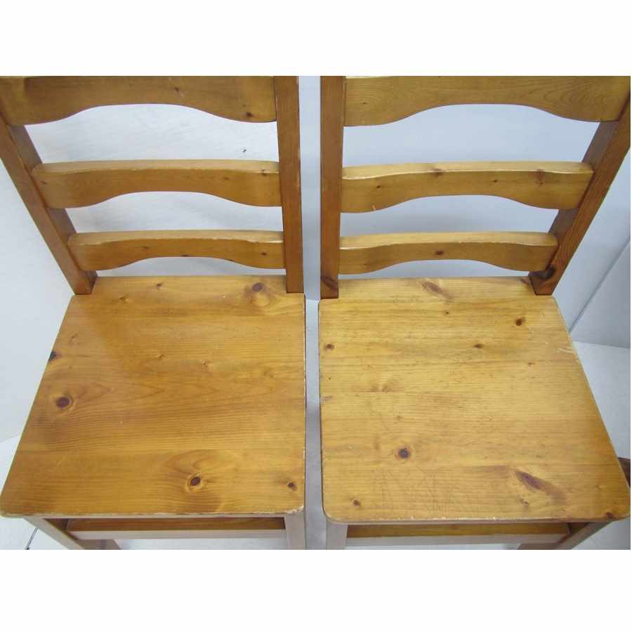 Rustic narrow table and 4 chairs to restore.