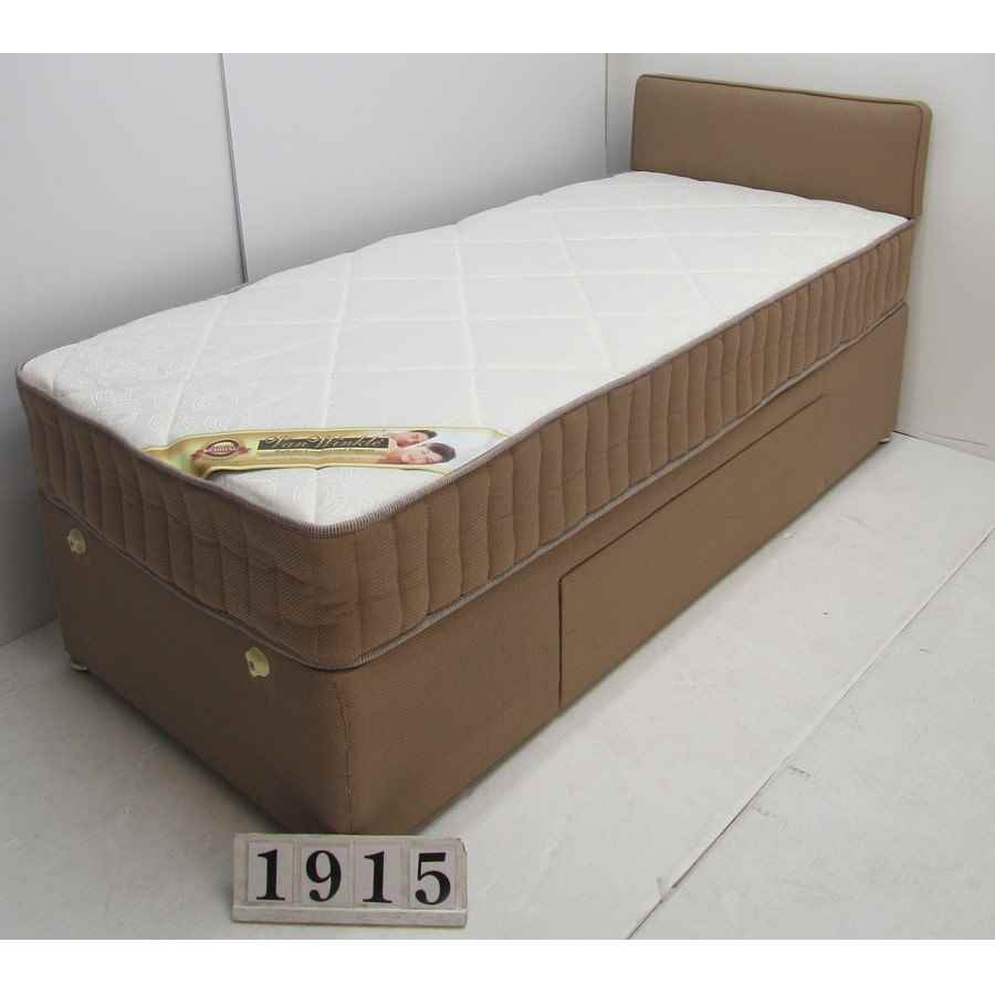 Au1915  Narrow single bed set.