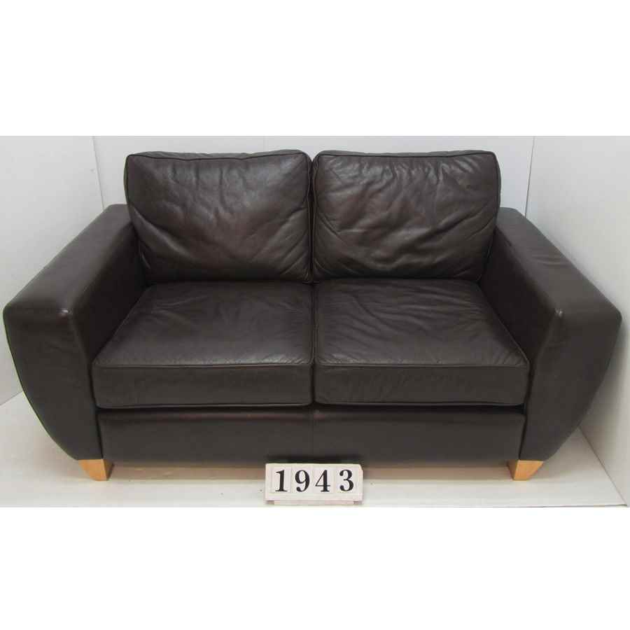 A1943  Beautiful leather sofa.