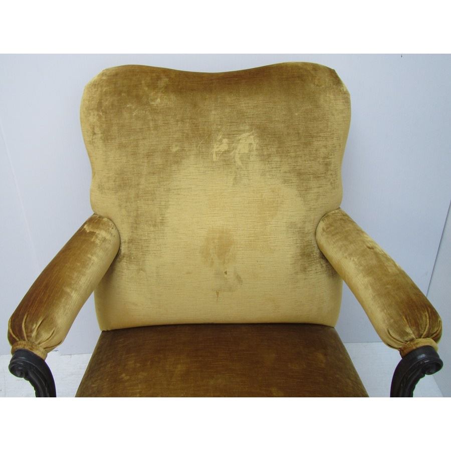 AG203  Throne style armchair.