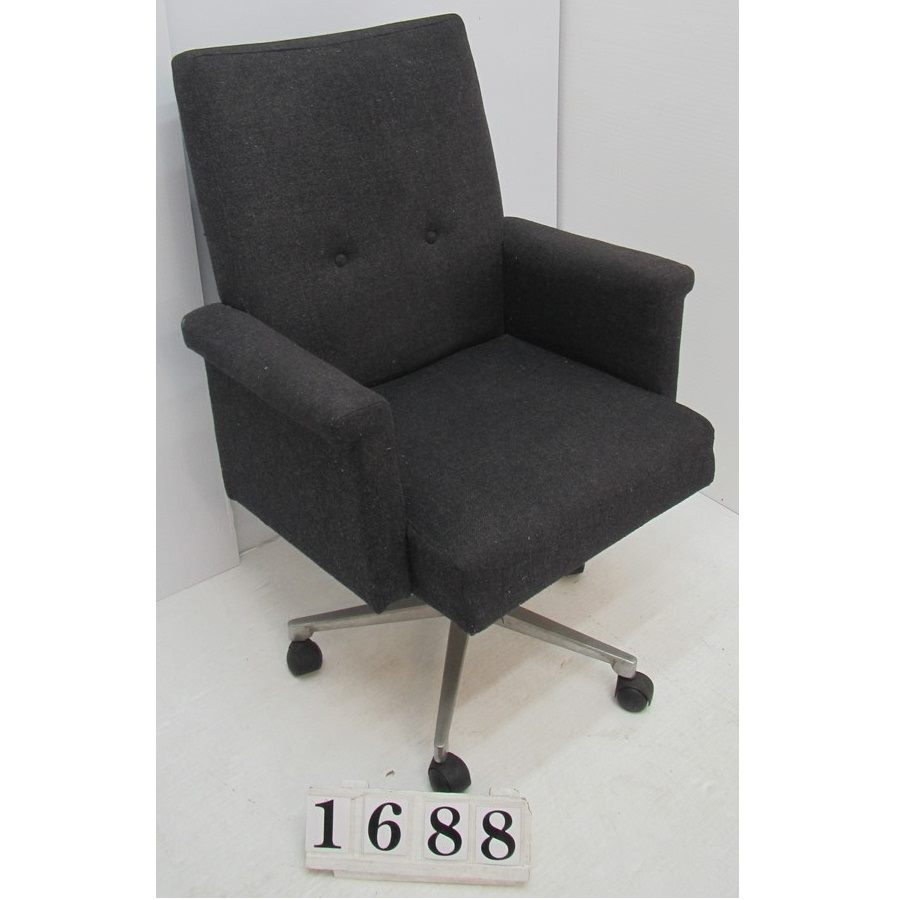 A1688  Swivel office chair.