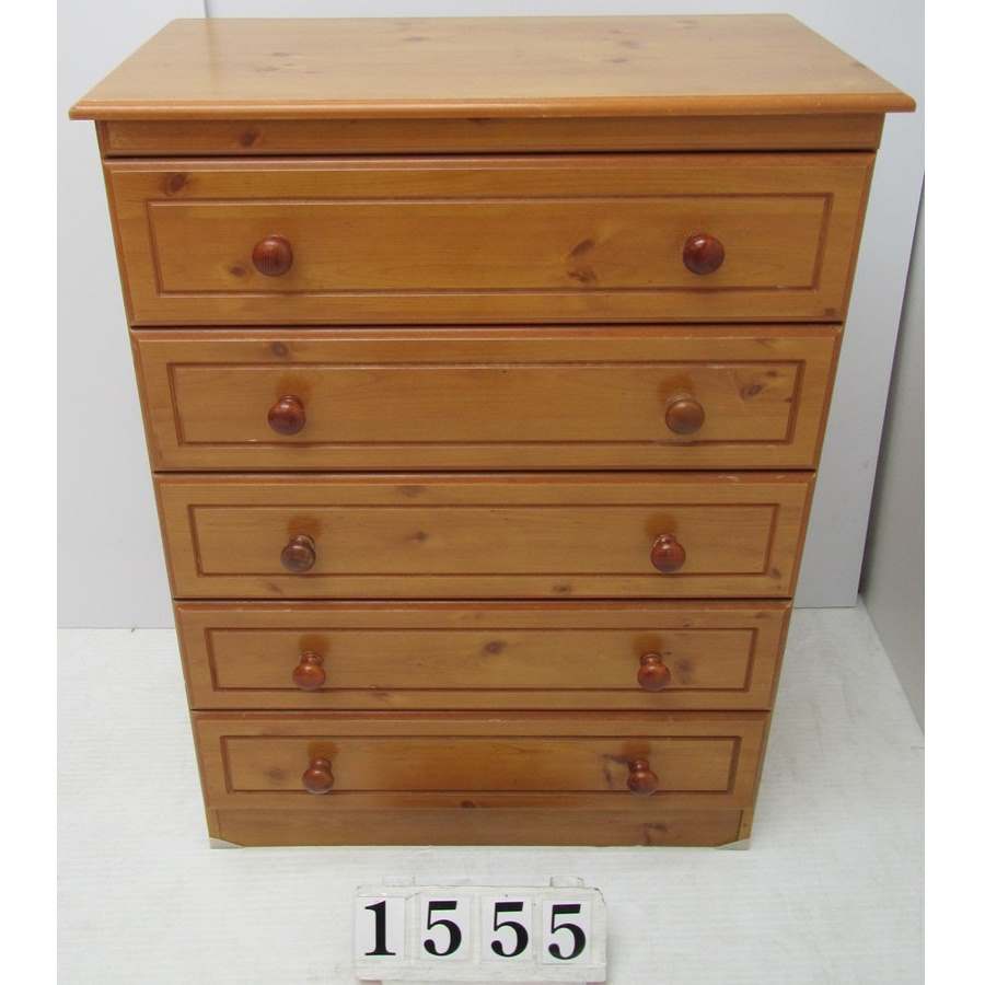 A1555  Chest of drawers.