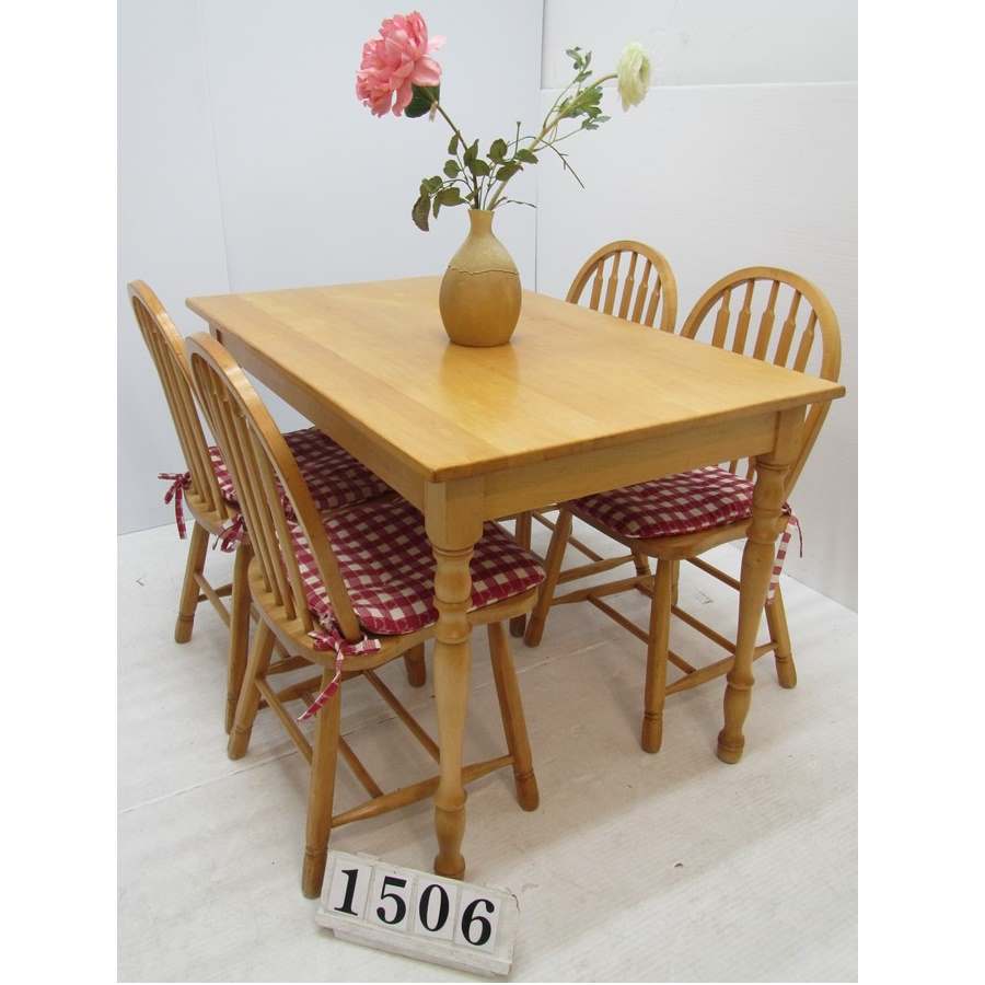A1506  Table and 4 chairs.
