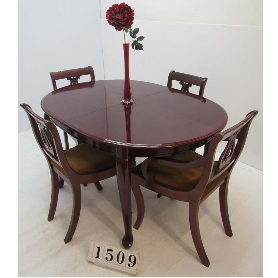 A1509  Extending table and 4 or 6 chairs.