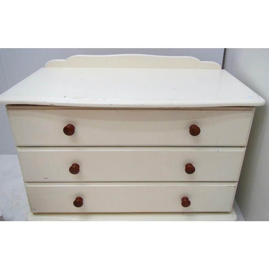 Hand painted chest of drawers to repaint.