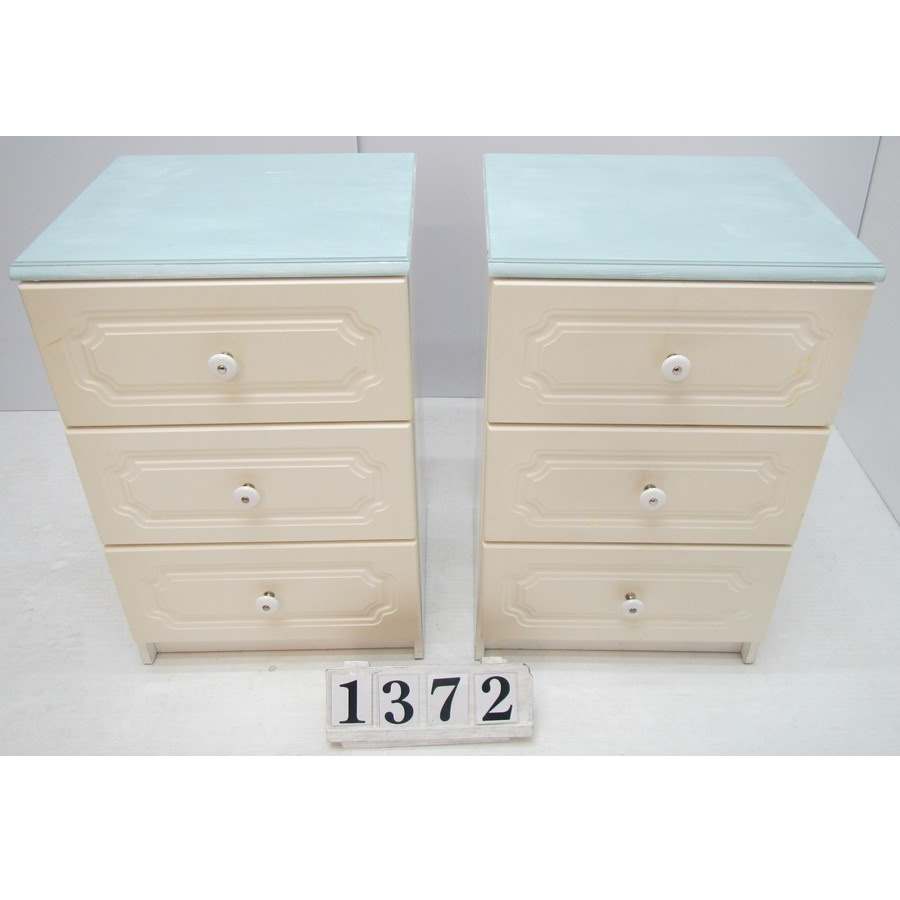 A1372  Pair of bedside lockers.