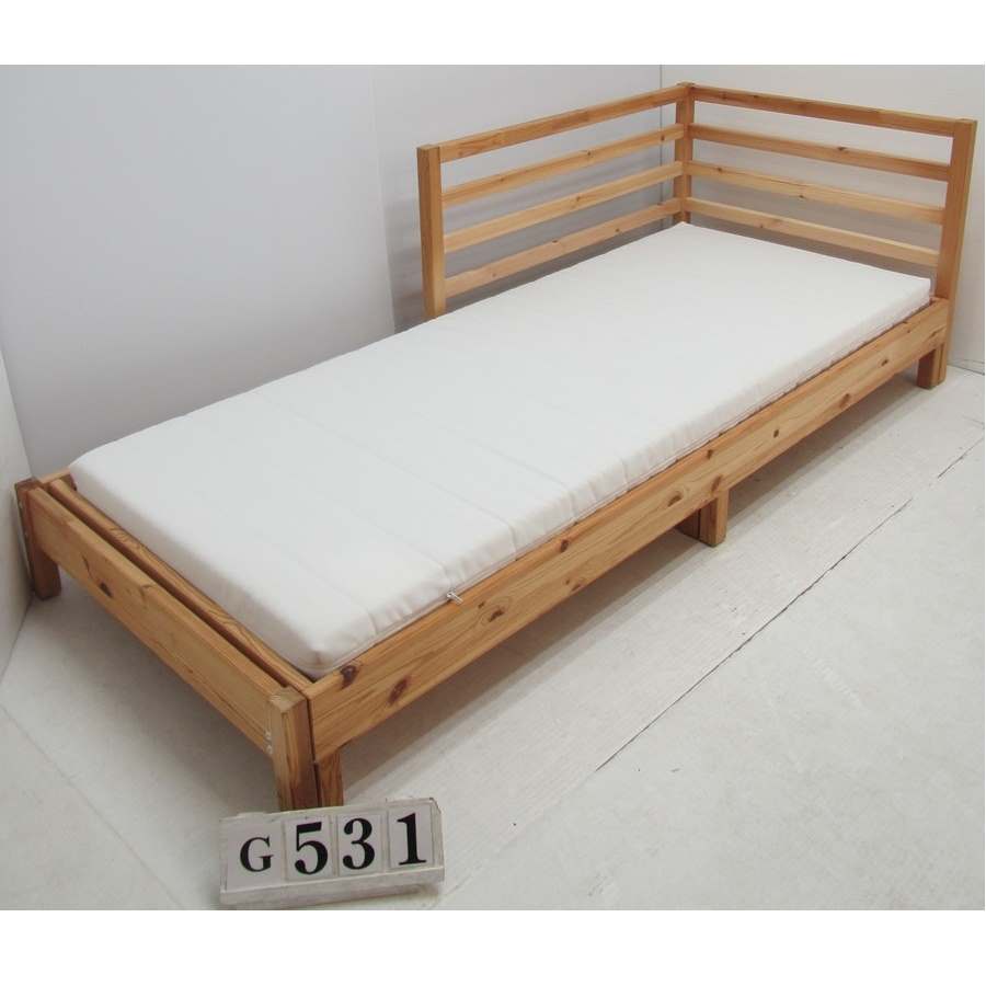 AuG531  Trundle bed with mattresses.