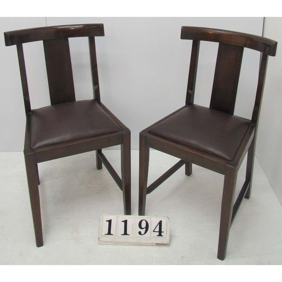 A1194  Pair of nice vintage chairs.