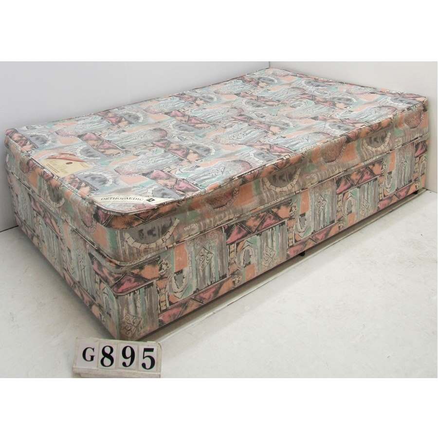 AvG895  Small double 4ft bed and mattress.