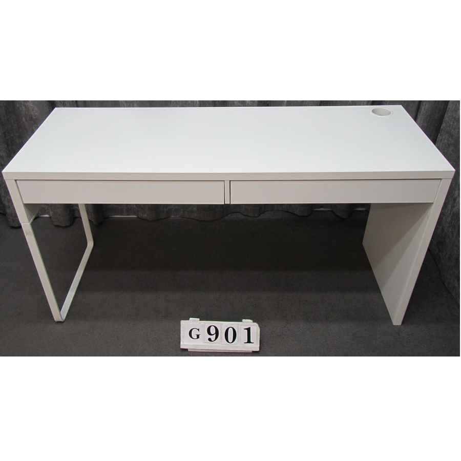 AG901  Long console table with drawers.