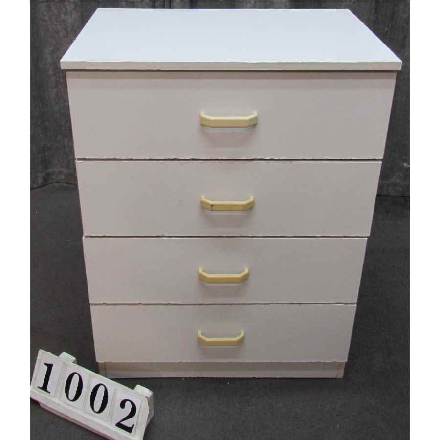 A1002  Chest of drawers.