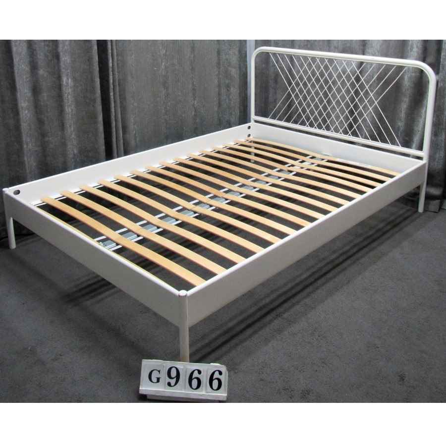 AwG966  Double 4ft6 bed frame.