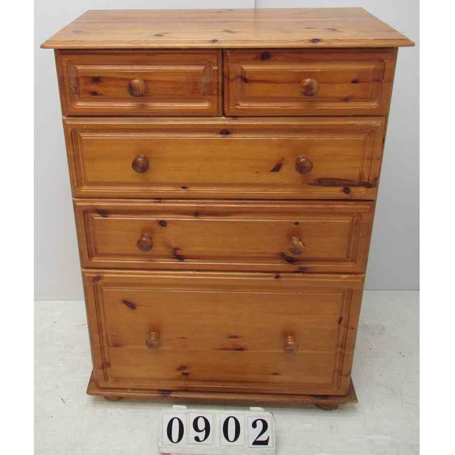A0902  Solid pine chest of drawers.