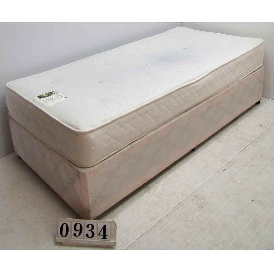 A0934  Single 3ft bed and mattress set.