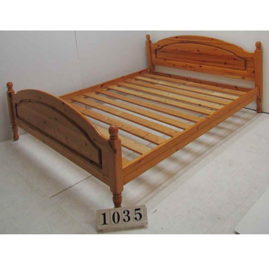 Ay1035  Pine non standard kingsize 5ft3 bed frame  .