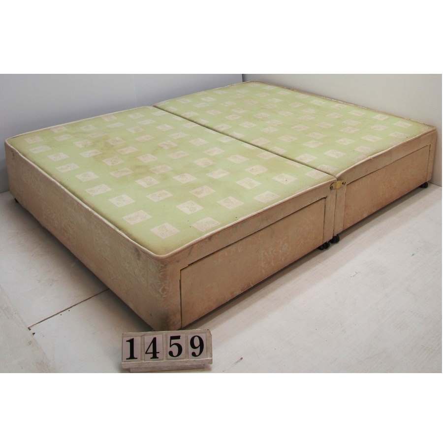 Ax1459  Budget 5ft bed base with drawers.