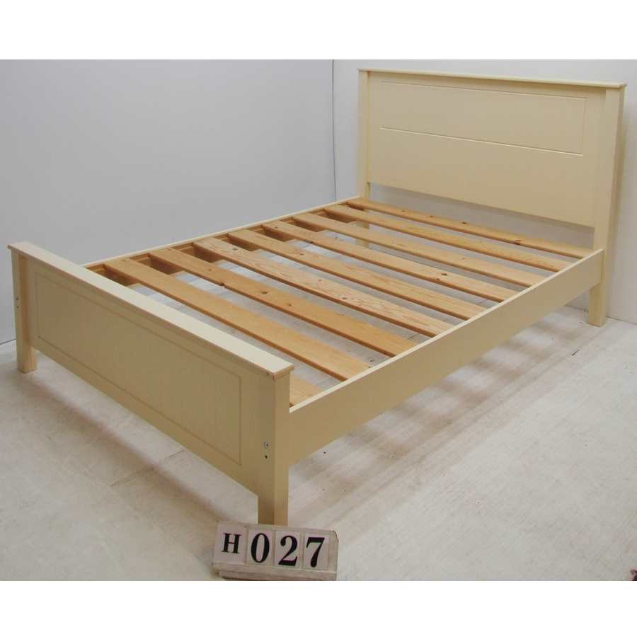 AwH027  Cream double 4ft6 bed frame.