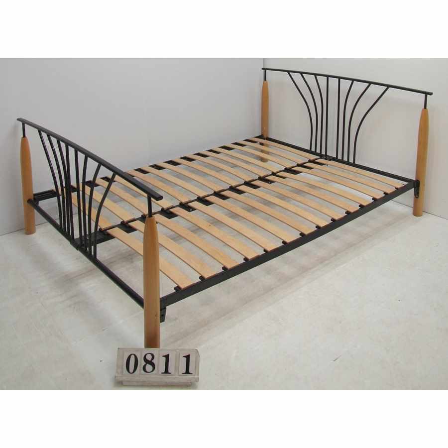 Aw0811  Double 4ft6 bed frame.