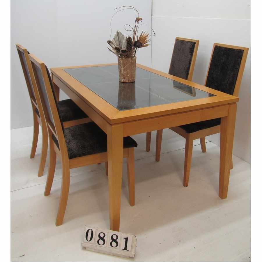 A0881  Table and 4 chairs.