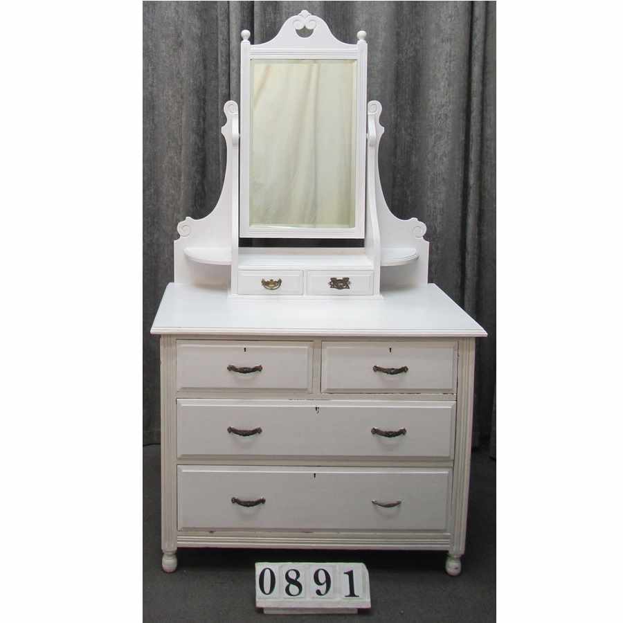 A0891  Chest of drawers with mirror.