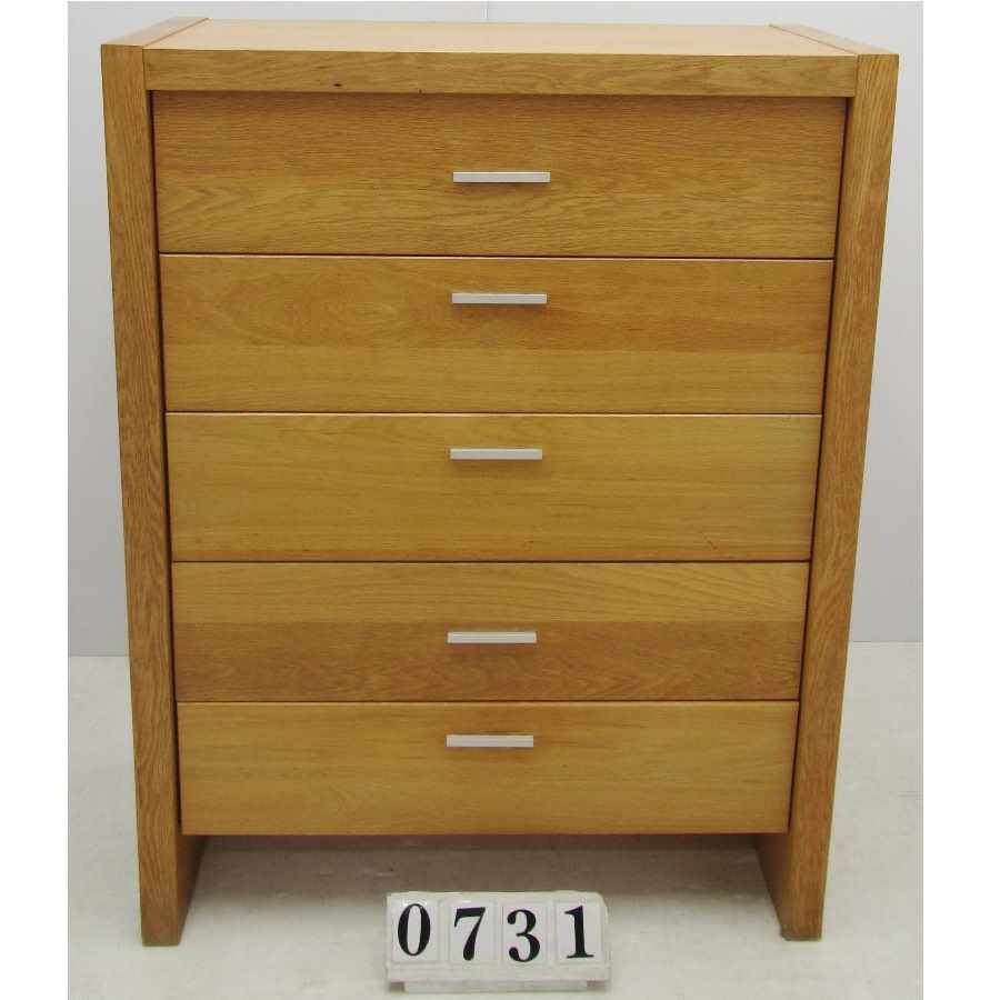 A0731  Large chest of drawers.