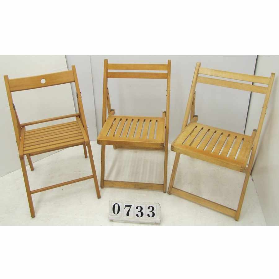 A0733  Set of three mix and match foldable chairs.