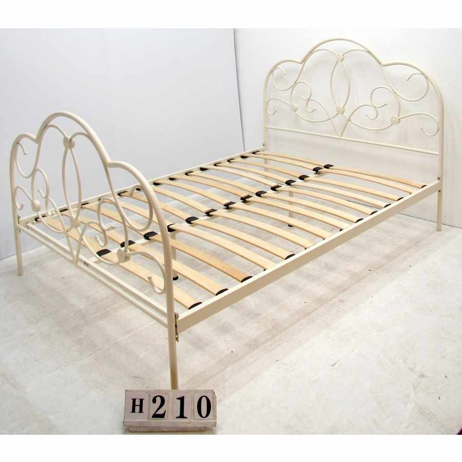 AwH210  Double 4ft6 bed frame.