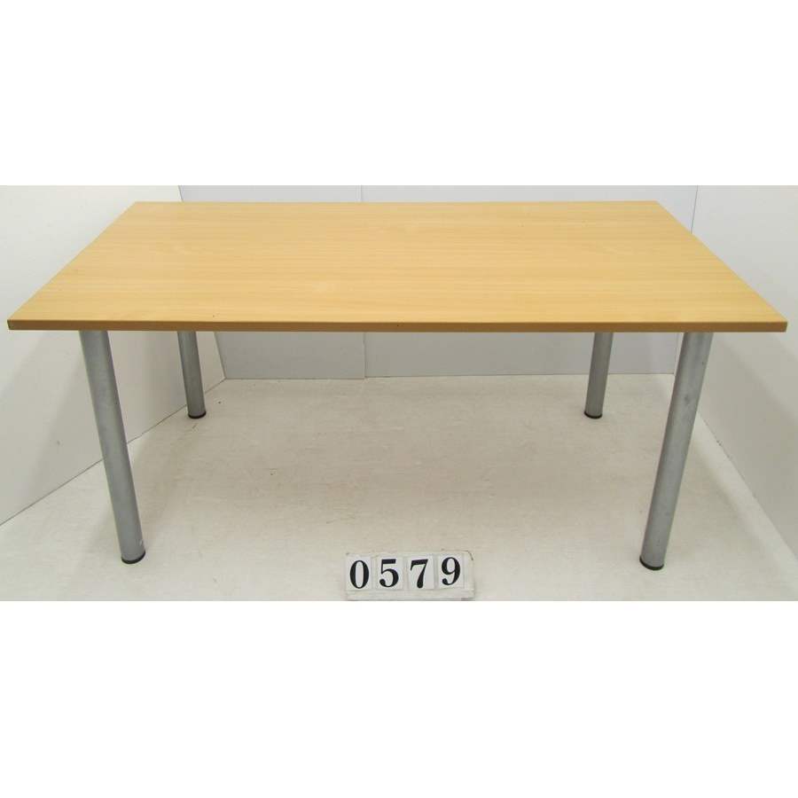 A0579  Large desk.