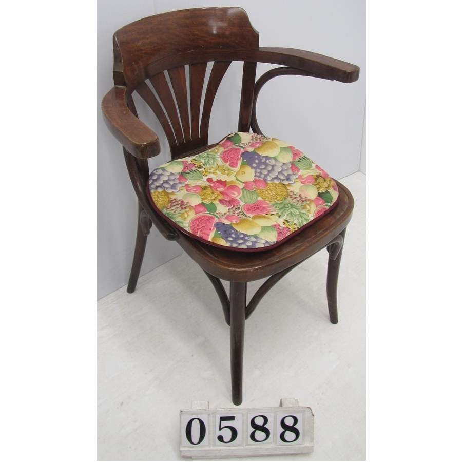 A0588  Carver chair, single.