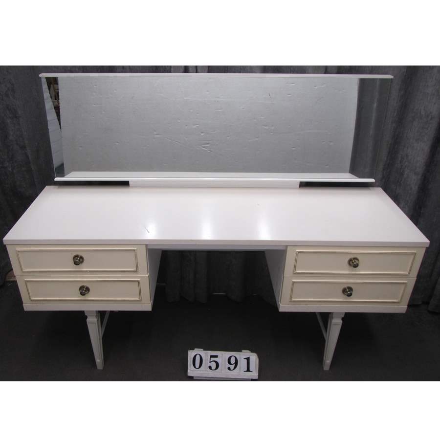 A0591  Vintage style dressing table with mirror.