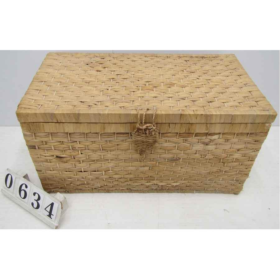 A0634  Storage chest.