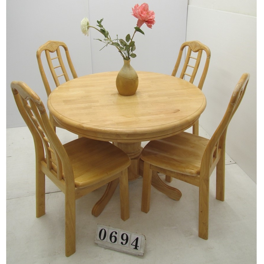 A0694  Extending table and 4 chairs.