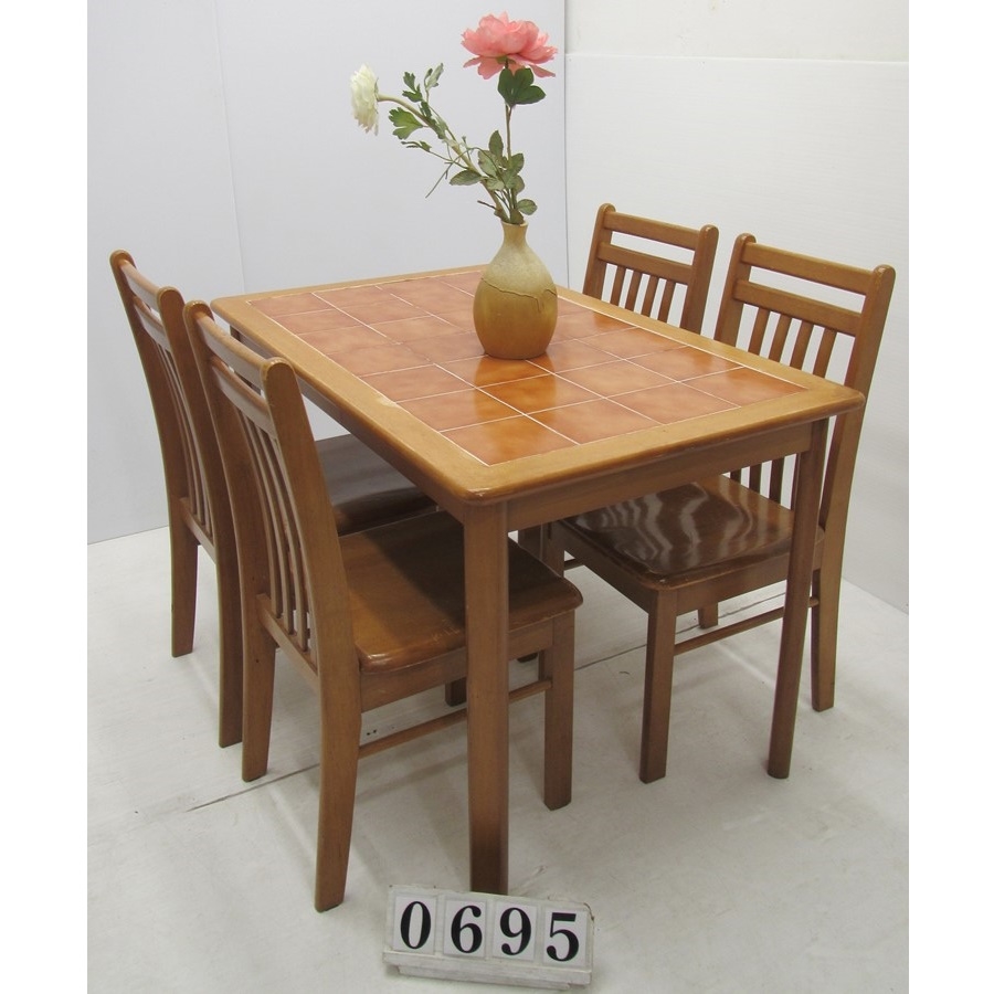 A0695  Budget table and 4 chairs.