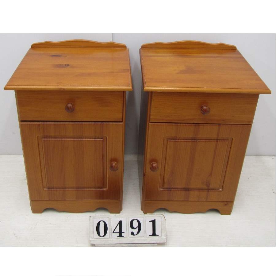 A0491  Pair of bedside lockers.