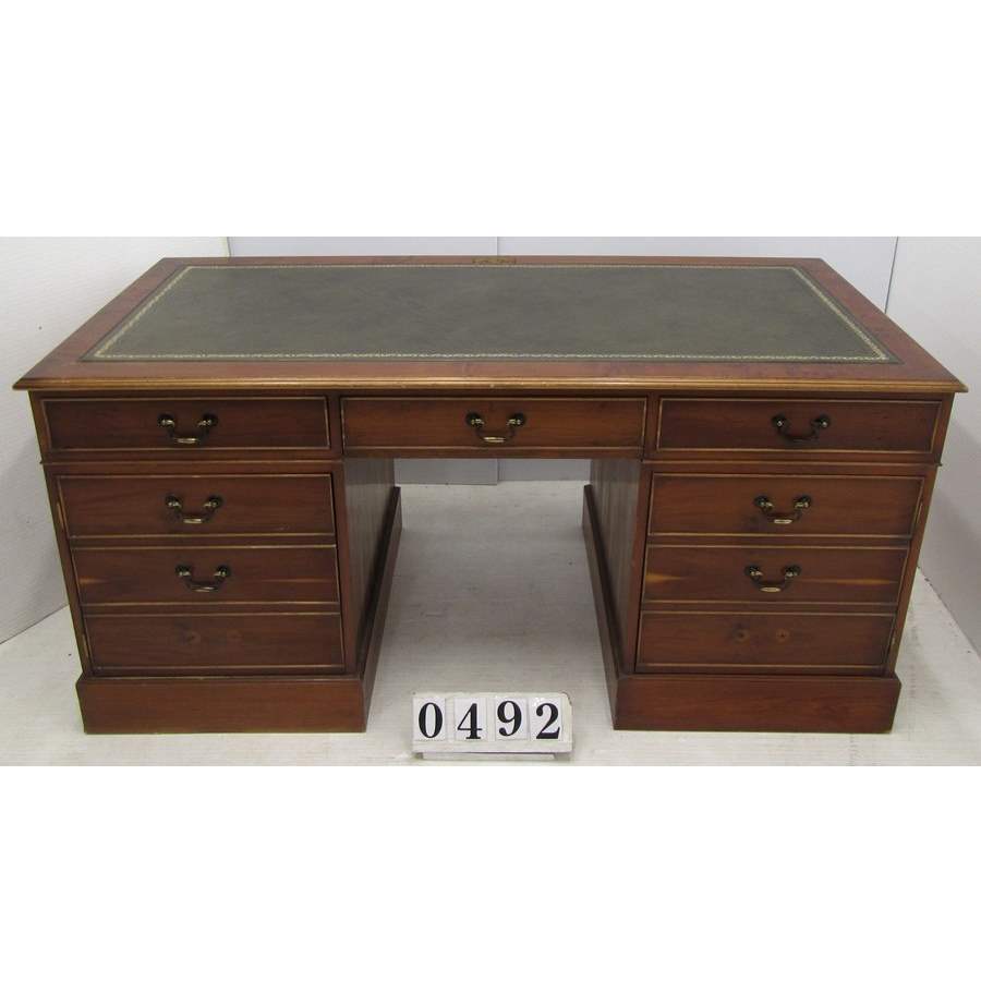 A0492  Beautiful vintage style desk.