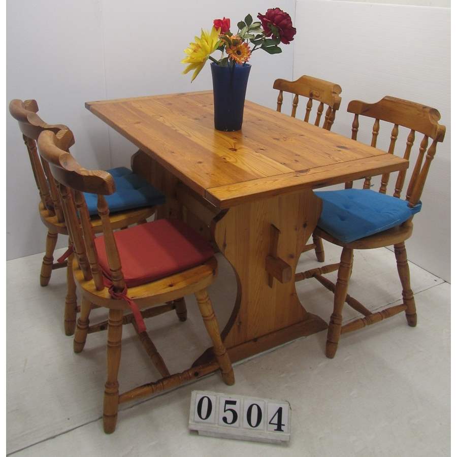 Budget rustic table and 4 chairs to restore.