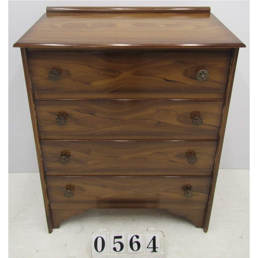 A0564  Vintage chest of drawers.