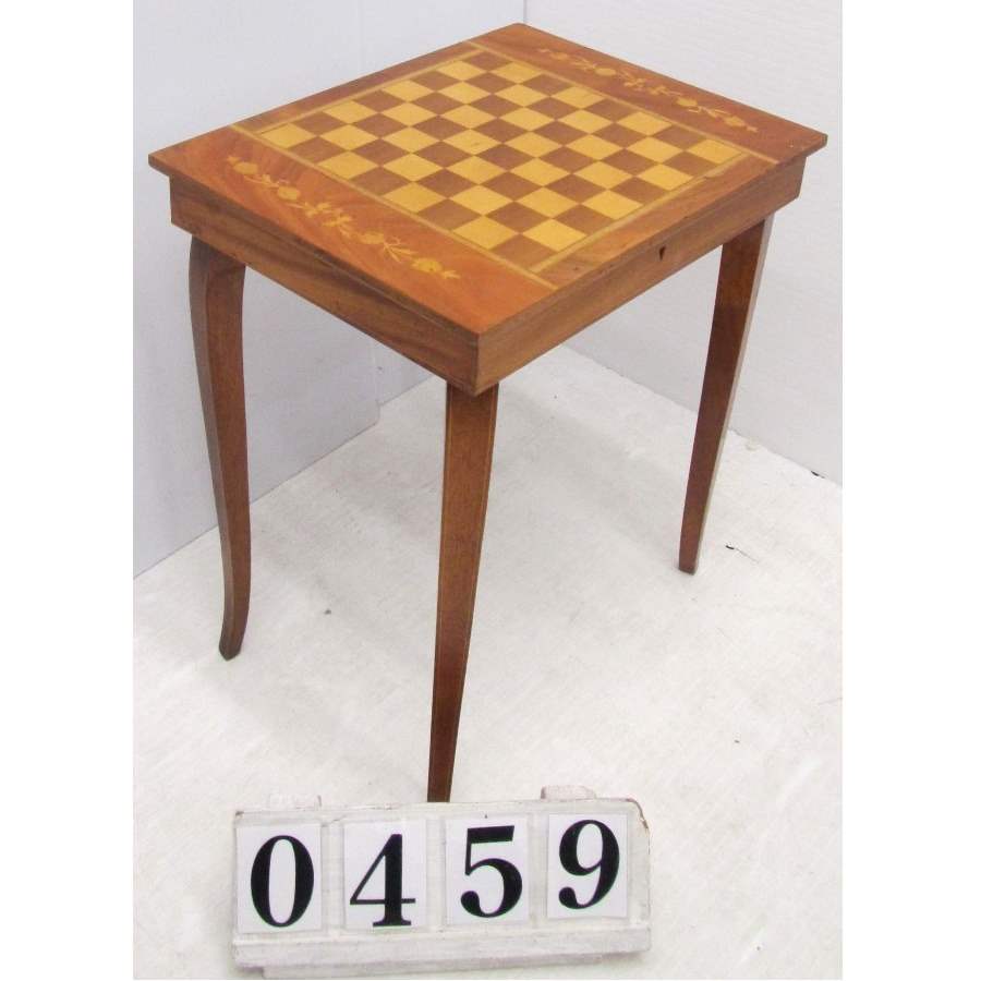 A0459  Side table - music box, needs a key.