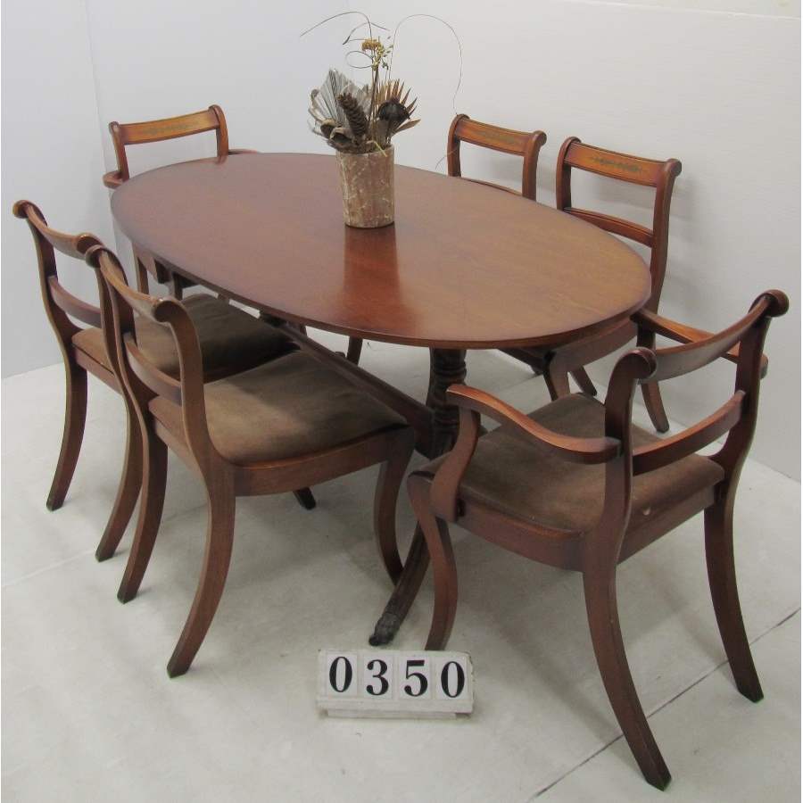 A0350  Vintage style table and 6 chairs.