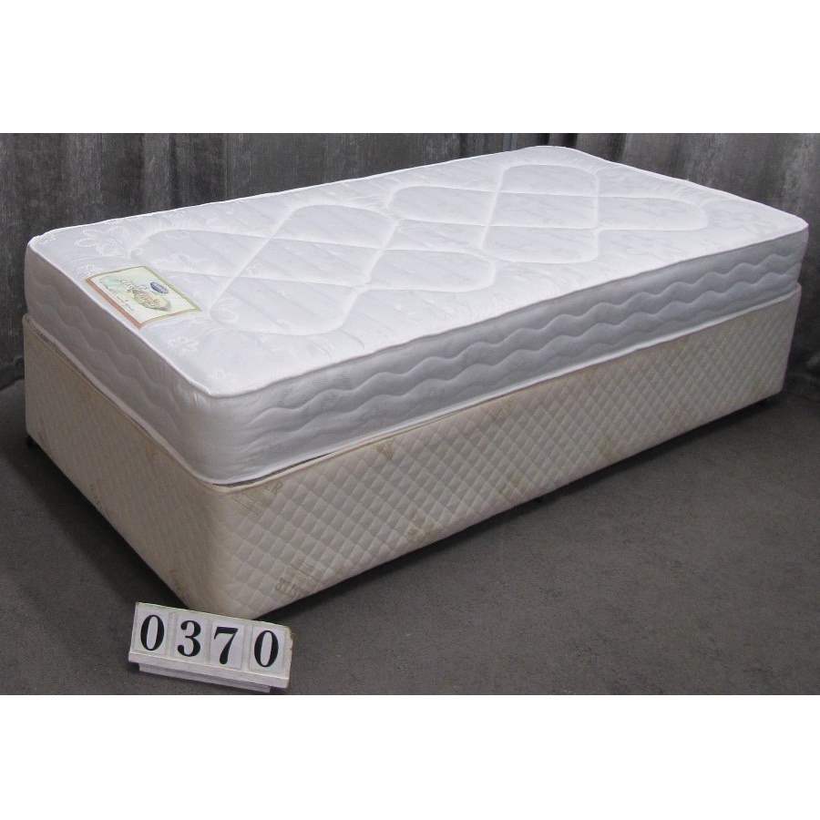 Au0370  Single 3ft bed  and mattress set.