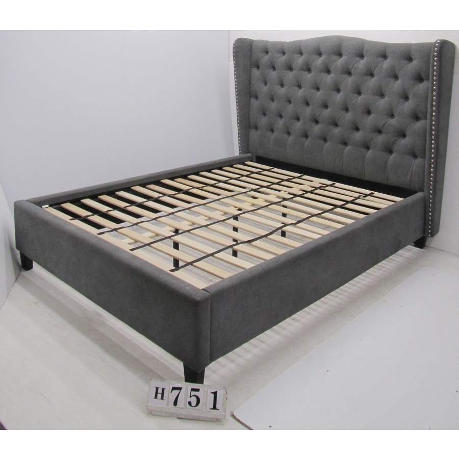 AxH751  Beautiful kingsize 5ft bed frame.